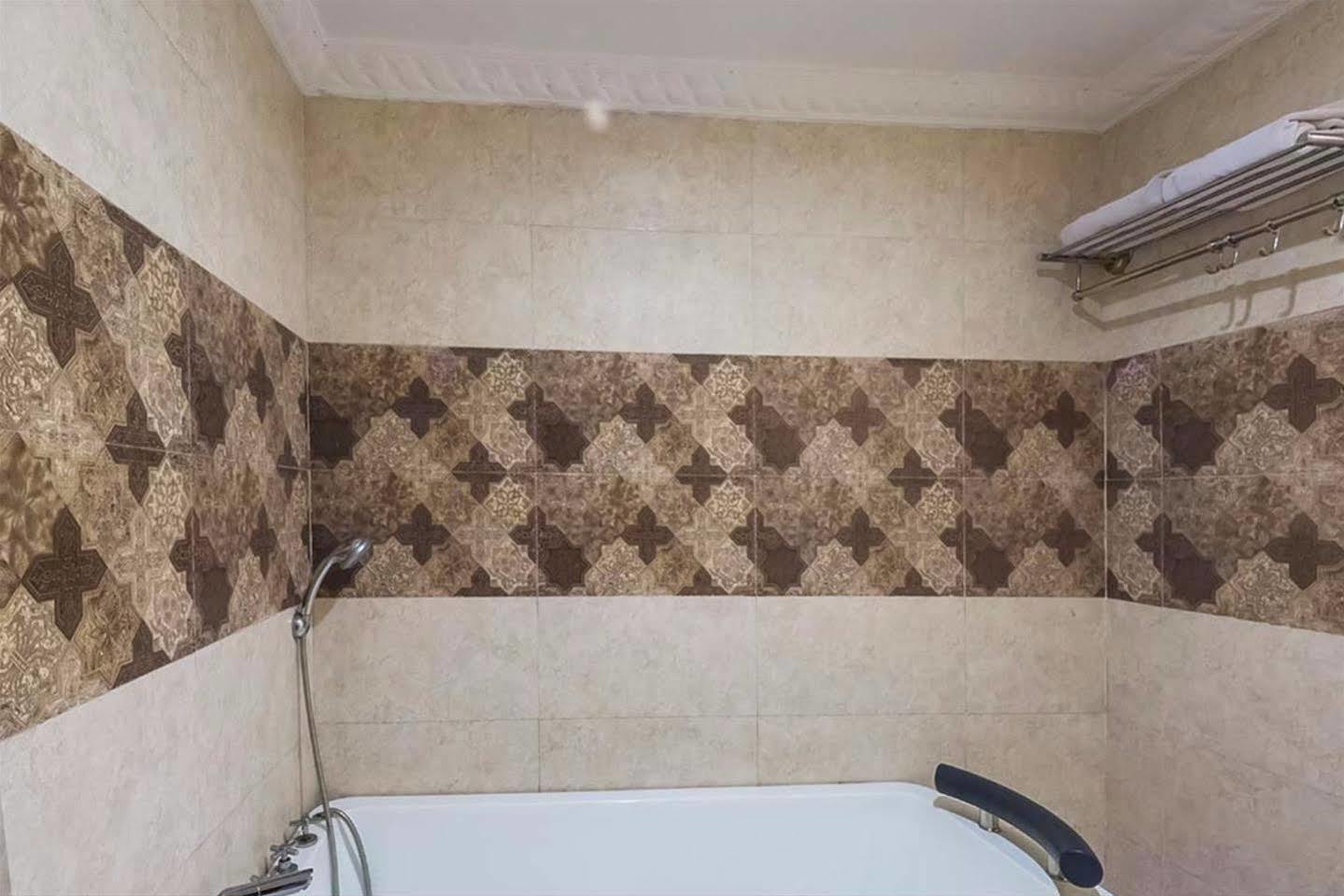 Treebo Komfort Suites, 3 Km From Mysore Palace Exterior photo