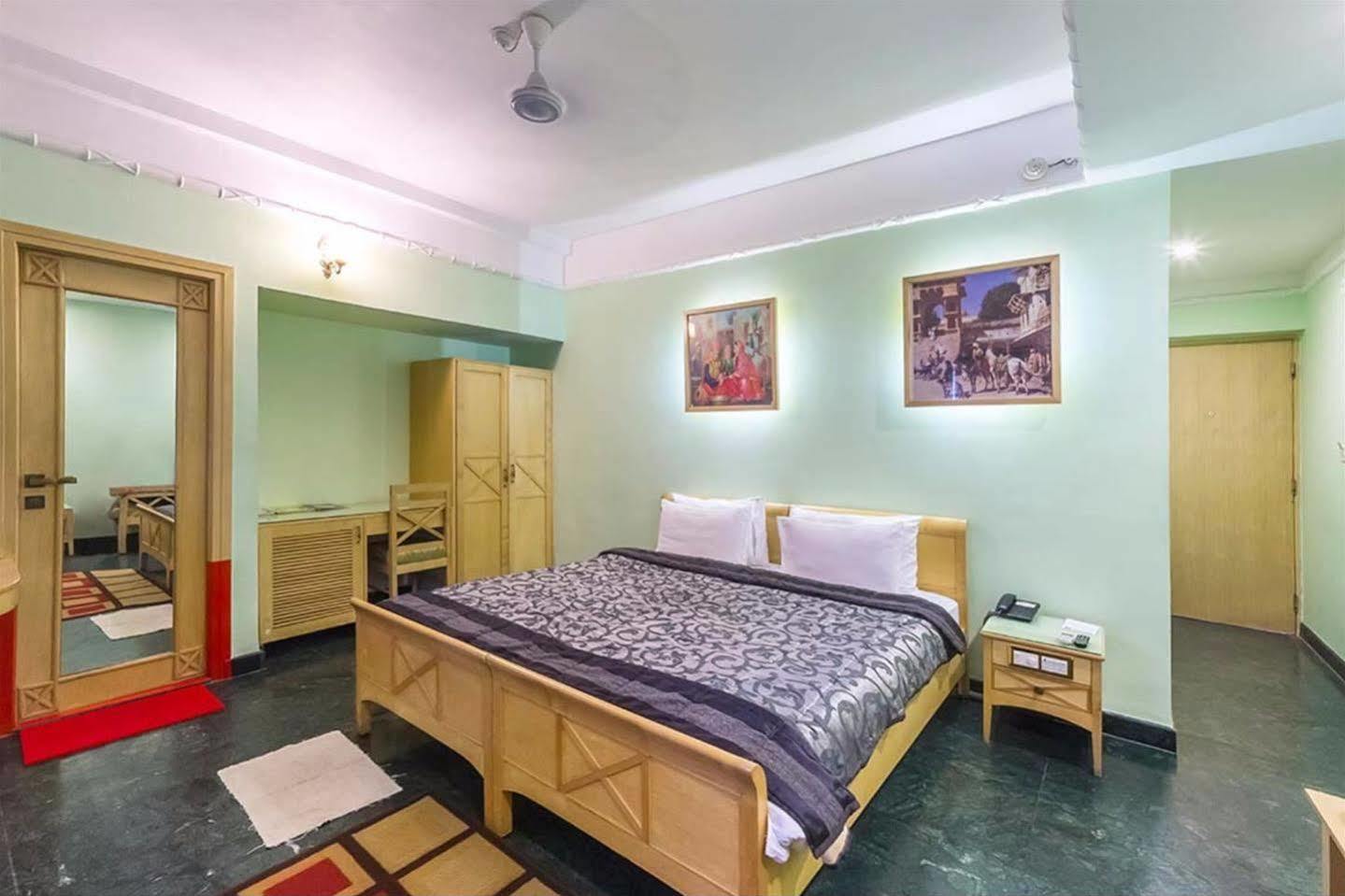 Treebo Komfort Suites, 3 Km From Mysore Palace Exterior photo